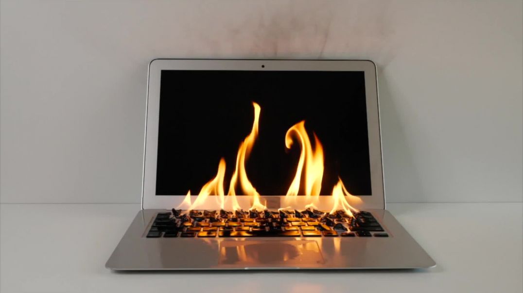 ВидеоФон футаж горит Макбук | Background footage of a burning Macbook