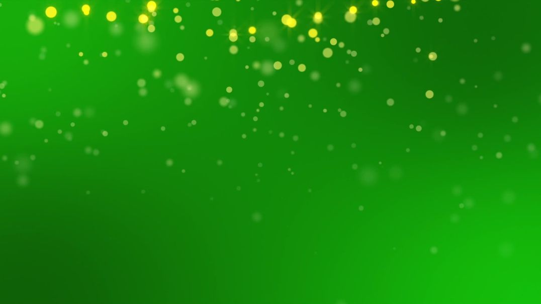 Золотистый снежок на зелёном фоне